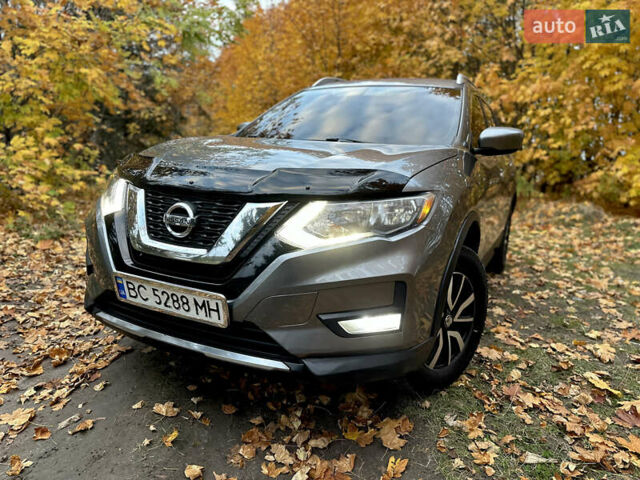 Серый Ниссан Rogue, объемом двигателя 2.49 л и пробегом 180 тыс. км за 13300 $, фото 1 на Automoto.ua