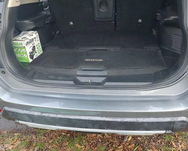 Сірий Ніссан Rogue, об'ємом двигуна 2.49 л та пробігом 173 тис. км за 12000 $, фото 17 на Automoto.ua