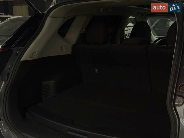 Серый Ниссан Rogue, объемом двигателя 2 л и пробегом 132 тыс. км за 16999 $, фото 21 на Automoto.ua