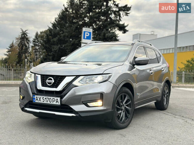 Серый Ниссан Rogue, объемом двигателя 2 л и пробегом 165 тыс. км за 15500 $, фото 2 на Automoto.ua