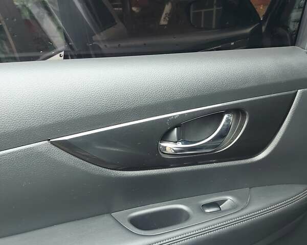 Сірий Ніссан Rogue, об'ємом двигуна 2.49 л та пробігом 173 тис. км за 12000 $, фото 11 на Automoto.ua