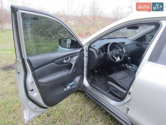 Серый Ниссан Rogue, объемом двигателя 2.5 л и пробегом 120 тыс. км за 16000 $, фото 12 на Automoto.ua