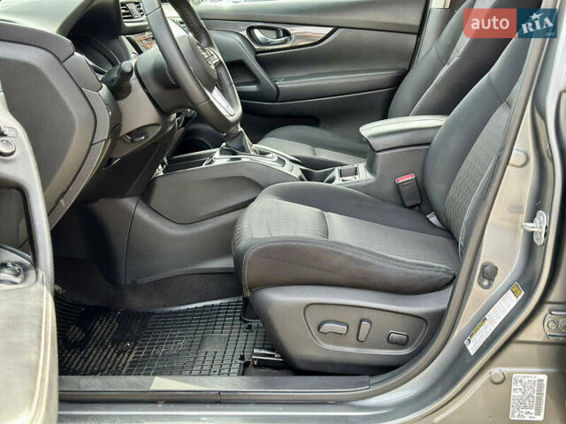 Серый Ниссан Rogue, объемом двигателя 2.5 л и пробегом 197 тыс. км за 12900 $, фото 16 на Automoto.ua