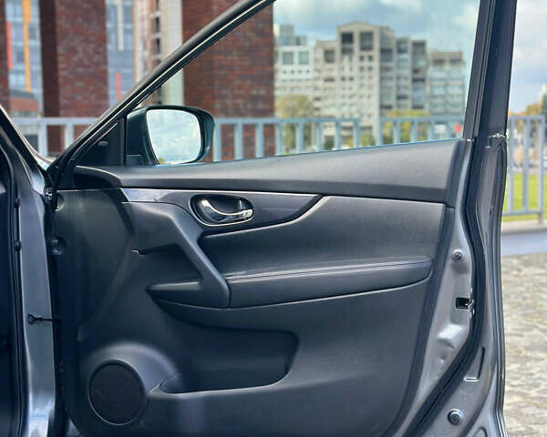 Серый Ниссан Rogue, объемом двигателя 2.5 л и пробегом 197 тыс. км за 12900 $, фото 28 на Automoto.ua