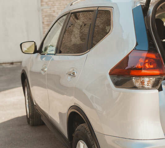 Серый Ниссан Rogue, объемом двигателя 2.5 л и пробегом 197 тыс. км за 15700 $, фото 16 на Automoto.ua