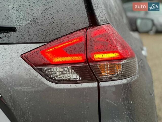 Серый Ниссан Rogue, объемом двигателя 2.49 л и пробегом 127 тыс. км за 16500 $, фото 10 на Automoto.ua