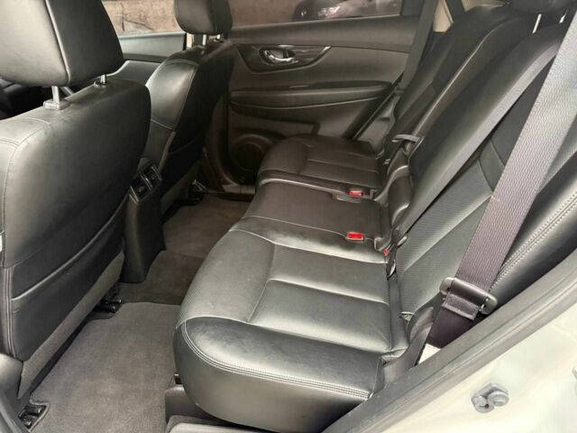 Серый Ниссан Rogue, объемом двигателя 2.5 л и пробегом 170 тыс. км за 12999 $, фото 7 на Automoto.ua