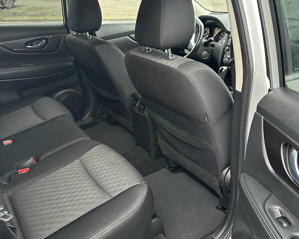 Сірий Ніссан Rogue, об'ємом двигуна 2.49 л та пробігом 133 тис. км за 14300 $, фото 19 на Automoto.ua