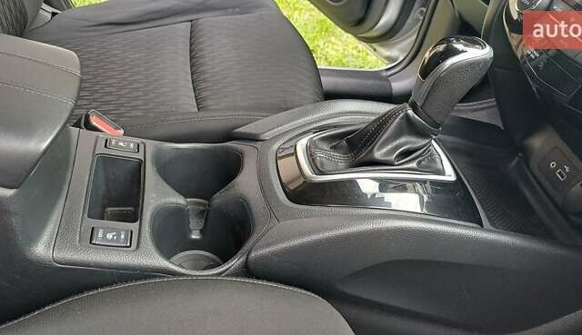 Сірий Ніссан Rogue, об'ємом двигуна 2.49 л та пробігом 185 тис. км за 16500 $, фото 6 на Automoto.ua