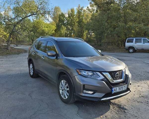 Серый Ниссан Rogue, объемом двигателя 2.49 л и пробегом 105 тыс. км за 17600 $, фото 3 на Automoto.ua