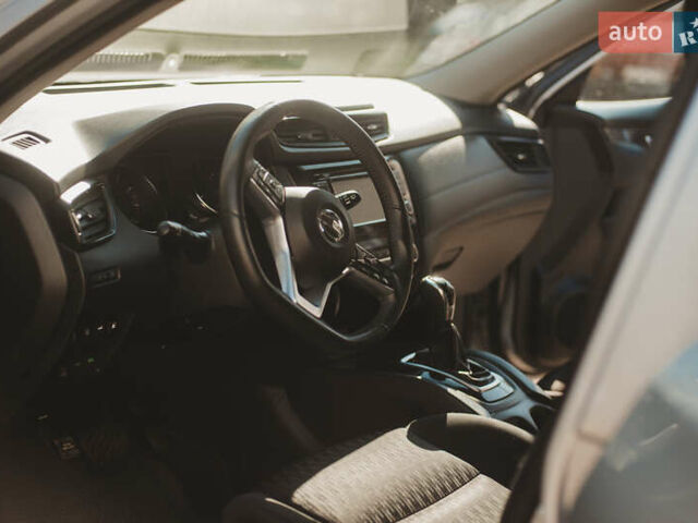 Серый Ниссан Rogue, объемом двигателя 2.5 л и пробегом 197 тыс. км за 15700 $, фото 22 на Automoto.ua