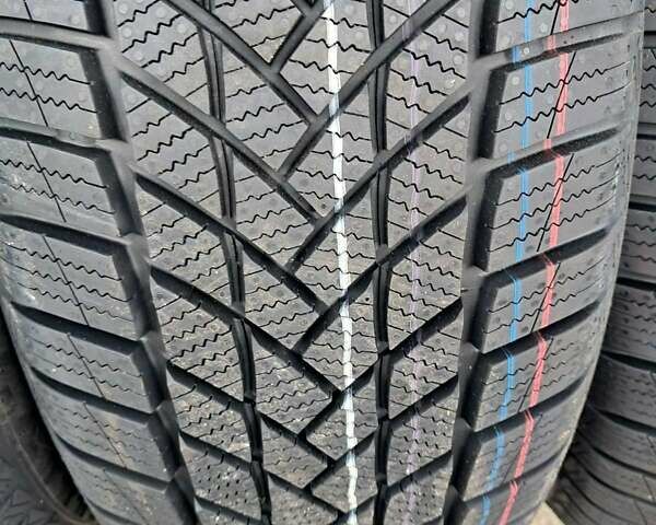 Сірий Ніссан Rogue, об'ємом двигуна 2.49 л та пробігом 137 тис. км за 15500 $, фото 5 на Automoto.ua