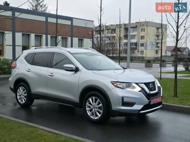 Серый Ниссан Rogue, объемом двигателя 2.49 л и пробегом 189 тыс. км за 13800 $, фото 2 на Automoto.ua