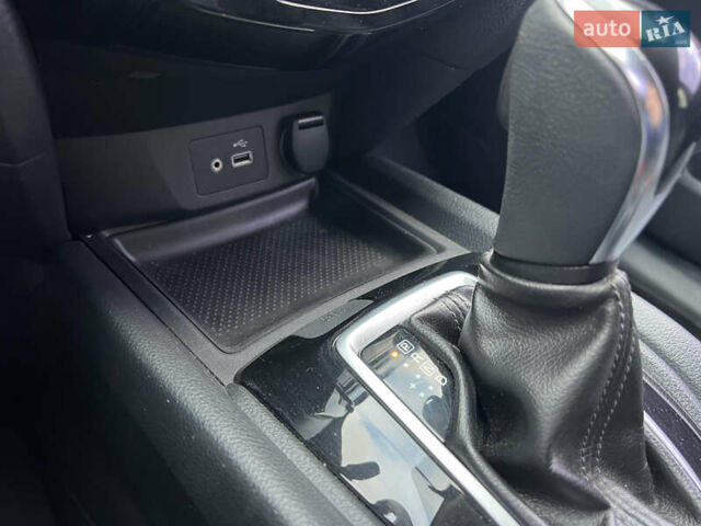 Серый Ниссан Rogue, объемом двигателя 2.49 л и пробегом 102 тыс. км за 15599 $, фото 9 на Automoto.ua