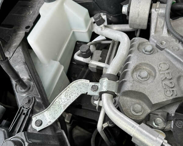 Сірий Ніссан Rogue, об'ємом двигуна 2.49 л та пробігом 72 тис. км за 13000 $, фото 15 на Automoto.ua