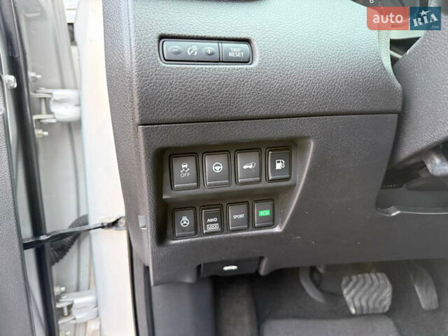 Сірий Ніссан Rogue, об'ємом двигуна 2.49 л та пробігом 87 тис. км за 17500 $, фото 12 на Automoto.ua