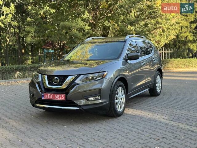 Серый Ниссан Rogue, объемом двигателя 2 л и пробегом 147 тыс. км за 15900 $, фото 1 на Automoto.ua