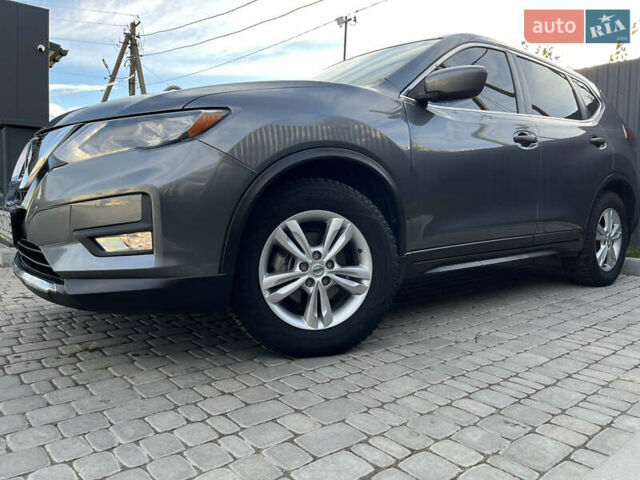 Серый Ниссан Rogue, объемом двигателя 2.49 л и пробегом 115 тыс. км за 12800 $, фото 2 на Automoto.ua