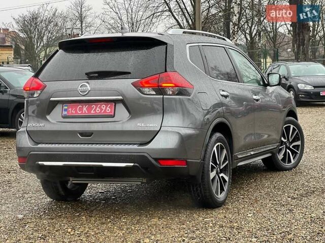 Серый Ниссан Rogue, объемом двигателя 2.49 л и пробегом 127 тыс. км за 16500 $, фото 2 на Automoto.ua