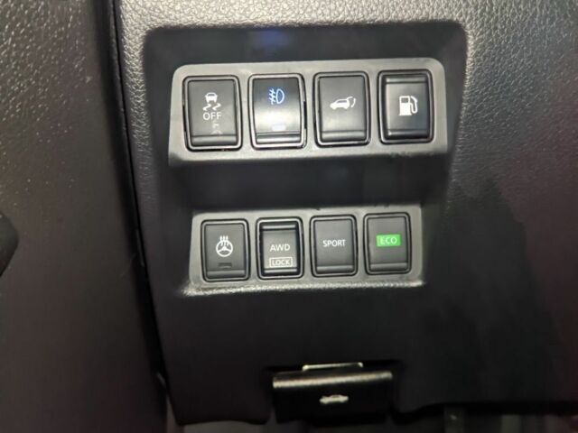 Сірий Ніссан Rogue, об'ємом двигуна 2.5 л та пробігом 135 тис. км за 17300 $, фото 5 на Automoto.ua