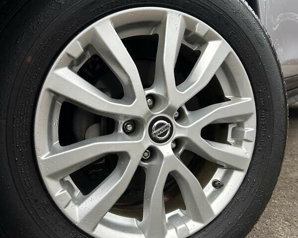 Серый Ниссан Rogue, объемом двигателя 2.5 л и пробегом 117 тыс. км за 14900 $, фото 6 на Automoto.ua