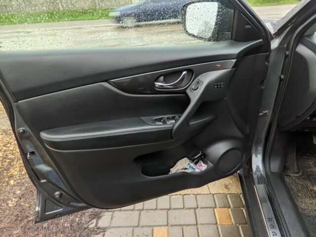 Сірий Ніссан Rogue, об'ємом двигуна 2.5 л та пробігом 135 тис. км за 17300 $, фото 7 на Automoto.ua