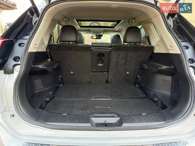Сірий Ніссан Rogue, об'ємом двигуна 2.49 л та пробігом 87 тис. км за 17500 $, фото 9 на Automoto.ua