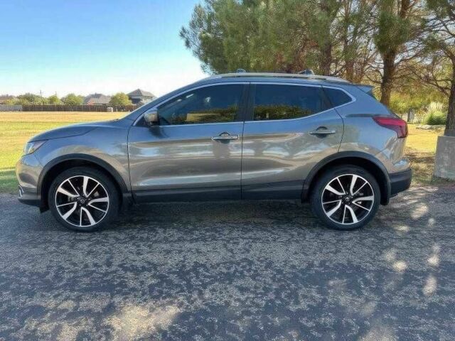 Сірий Ніссан Rogue, об'ємом двигуна 2 л та пробігом 88 тис. км за 2018 $, фото 7 на Automoto.ua