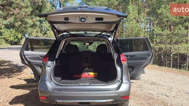 Серый Ниссан Rogue, объемом двигателя 2.49 л и пробегом 115 тыс. км за 15200 $, фото 13 на Automoto.ua