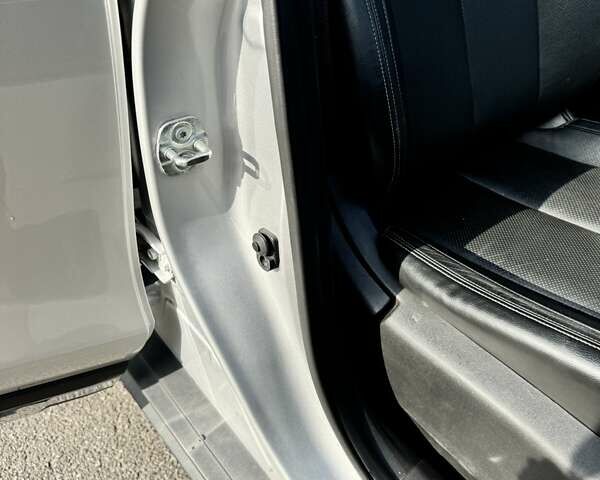 Сірий Ніссан Rogue, об'ємом двигуна 2.49 л та пробігом 250 тис. км за 13300 $, фото 8 на Automoto.ua