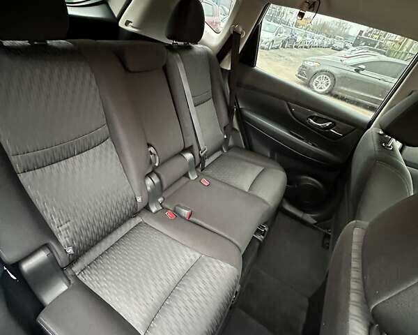 Серый Ниссан Rogue, объемом двигателя 2.5 л и пробегом 117 тыс. км за 14900 $, фото 27 на Automoto.ua