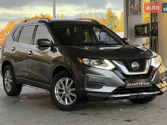 Серый Ниссан Rogue, объемом двигателя 2.49 л и пробегом 102 тыс. км за 15599 $, фото 2 на Automoto.ua