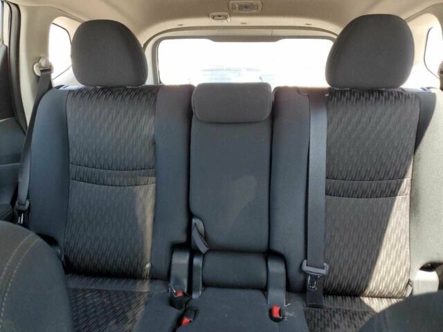 Серый Ниссан Rogue, объемом двигателя 2.5 л и пробегом 80 тыс. км за 2000 $, фото 9 на Automoto.ua