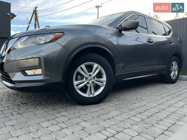Серый Ниссан Rogue, объемом двигателя 2.49 л и пробегом 115 тыс. км за 12800 $, фото 3 на Automoto.ua