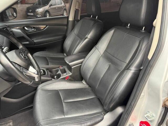 Серый Ниссан Rogue, объемом двигателя 2.5 л и пробегом 170 тыс. км за 12999 $, фото 5 на Automoto.ua