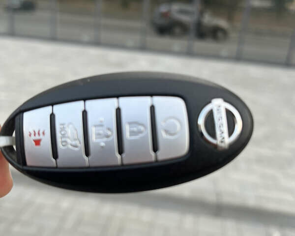 Серый Ниссан Rogue, объемом двигателя 2 л и пробегом 239 тыс. км за 15499 $, фото 2 на Automoto.ua