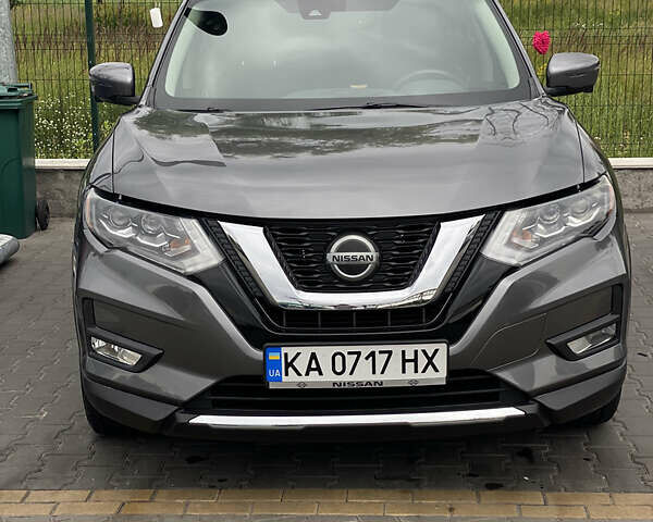Серый Ниссан Rogue, объемом двигателя 2.49 л и пробегом 92 тыс. км за 16999 $, фото 1 на Automoto.ua