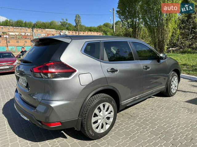 Серый Ниссан Rogue, объемом двигателя 2.5 л и пробегом 107 тыс. км за 15200 $, фото 22 на Automoto.ua