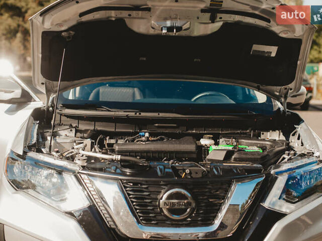 Серый Ниссан Rogue, объемом двигателя 2.5 л и пробегом 197 тыс. км за 15700 $, фото 8 на Automoto.ua