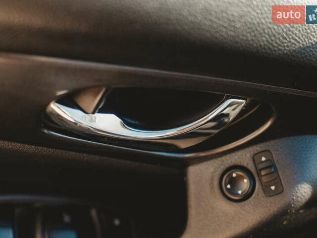 Серый Ниссан Rogue, объемом двигателя 2.5 л и пробегом 197 тыс. км за 15700 $, фото 18 на Automoto.ua