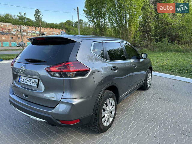 Серый Ниссан Rogue, объемом двигателя 2.5 л и пробегом 107 тыс. км за 15200 $, фото 9 на Automoto.ua
