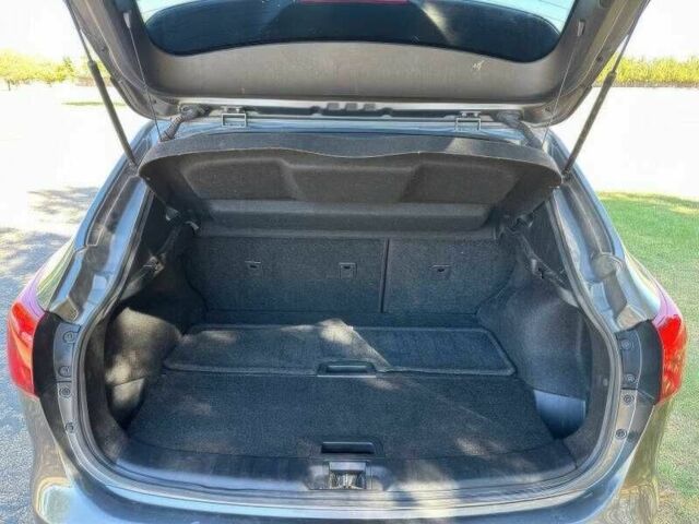 Сірий Ніссан Rogue, об'ємом двигуна 2 л та пробігом 88 тис. км за 2018 $, фото 8 на Automoto.ua