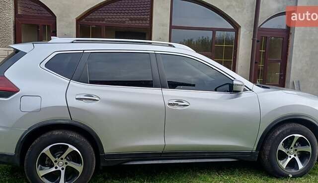 Сірий Ніссан Rogue, об'ємом двигуна 2.49 л та пробігом 185 тис. км за 16500 $, фото 3 на Automoto.ua