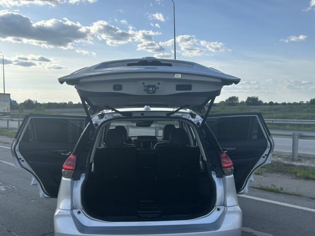 Серый Ниссан Rogue, объемом двигателя 2.49 л и пробегом 112 тыс. км за 15700 $, фото 13 на Automoto.ua