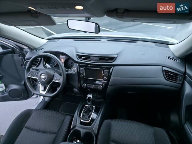 Серый Ниссан Rogue, объемом двигателя 2.49 л и пробегом 189 тыс. км за 13800 $, фото 19 на Automoto.ua
