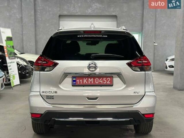 Серый Ниссан Rogue, объемом двигателя 2.5 л и пробегом 125 тыс. км за 15499 $, фото 5 на Automoto.ua
