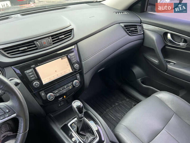 Серый Ниссан Rogue, объемом двигателя 2.49 л и пробегом 102 тыс. км за 15599 $, фото 7 на Automoto.ua