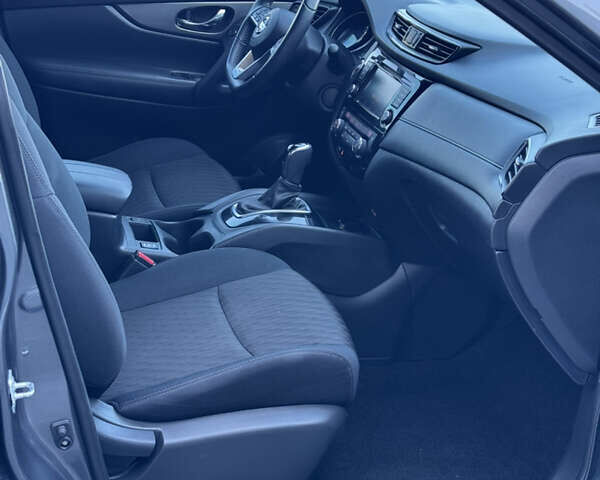 Сірий Ніссан Rogue, об'ємом двигуна 2.49 л та пробігом 72 тис. км за 13000 $, фото 9 на Automoto.ua