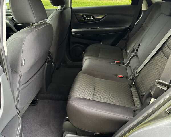 Сірий Ніссан Rogue, об'ємом двигуна 2.49 л та пробігом 72 тис. км за 13000 $, фото 12 на Automoto.ua