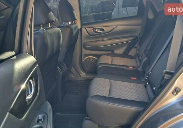 Серый Ниссан Rogue, объемом двигателя 2.49 л и пробегом 70 тыс. км за 15555 $, фото 12 на Automoto.ua